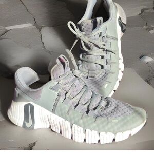 Nike Free Metcon 5 TB Gunsmoke Grey White Black FN6616-001 sz8 Crossfit